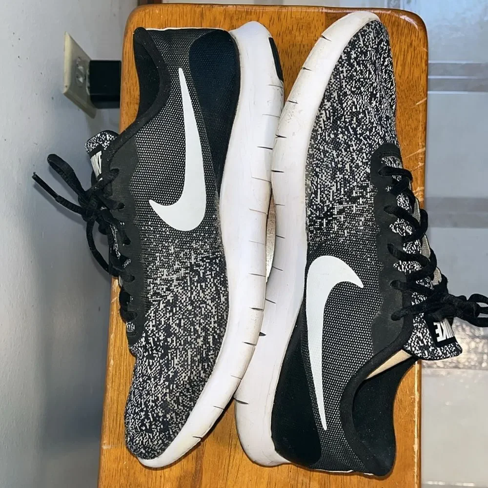 Women’s Nike Black and White Flex Contact Size 11/Euro 43 - Picture 9 of 9